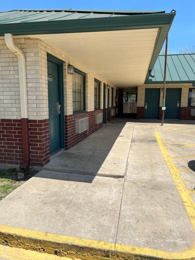 Country Inn Motel San Antonio Exterior photo